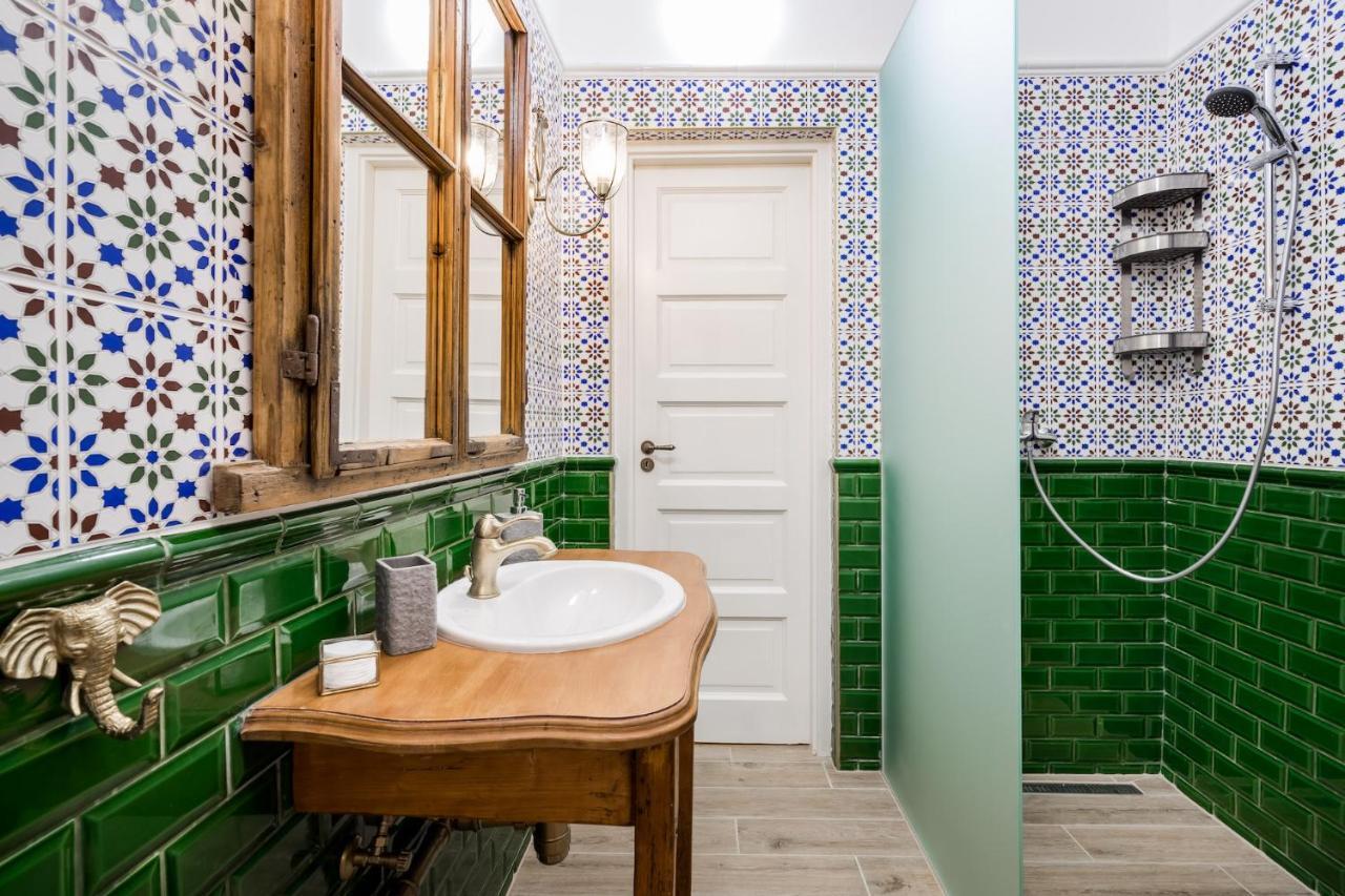 Unique & Stylish - Home Of Traveler In City Center Budapest Extérieur photo